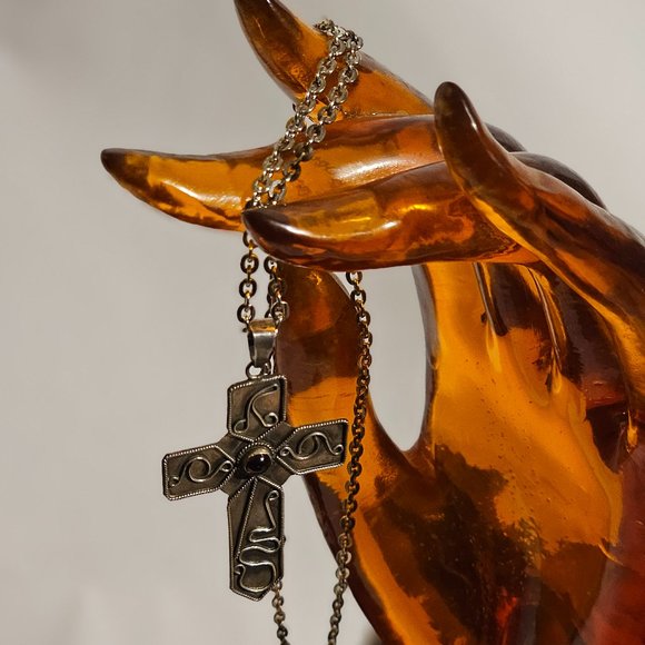 Garnet & Silver Cross - Picture 7 of 8